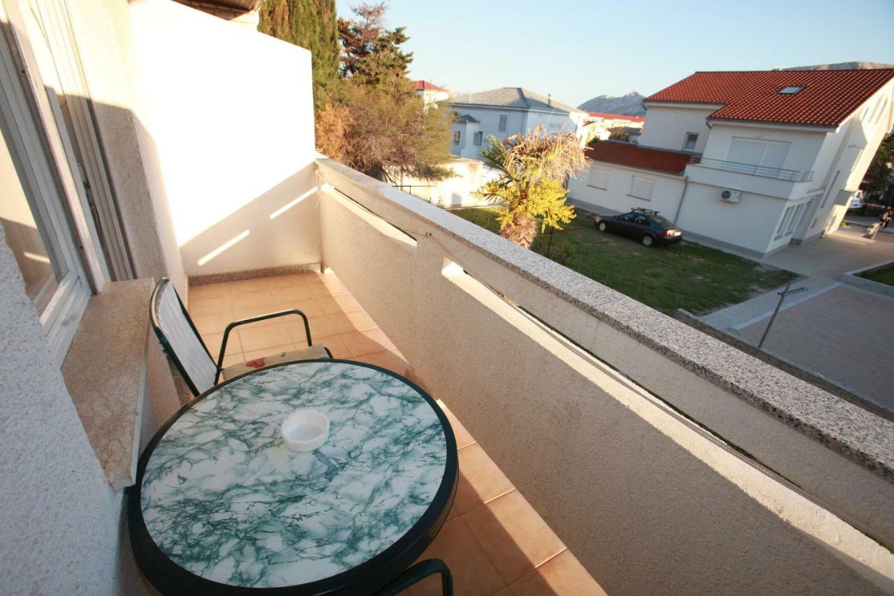 Rooms & Apartment Albina Baška Exteriör bild