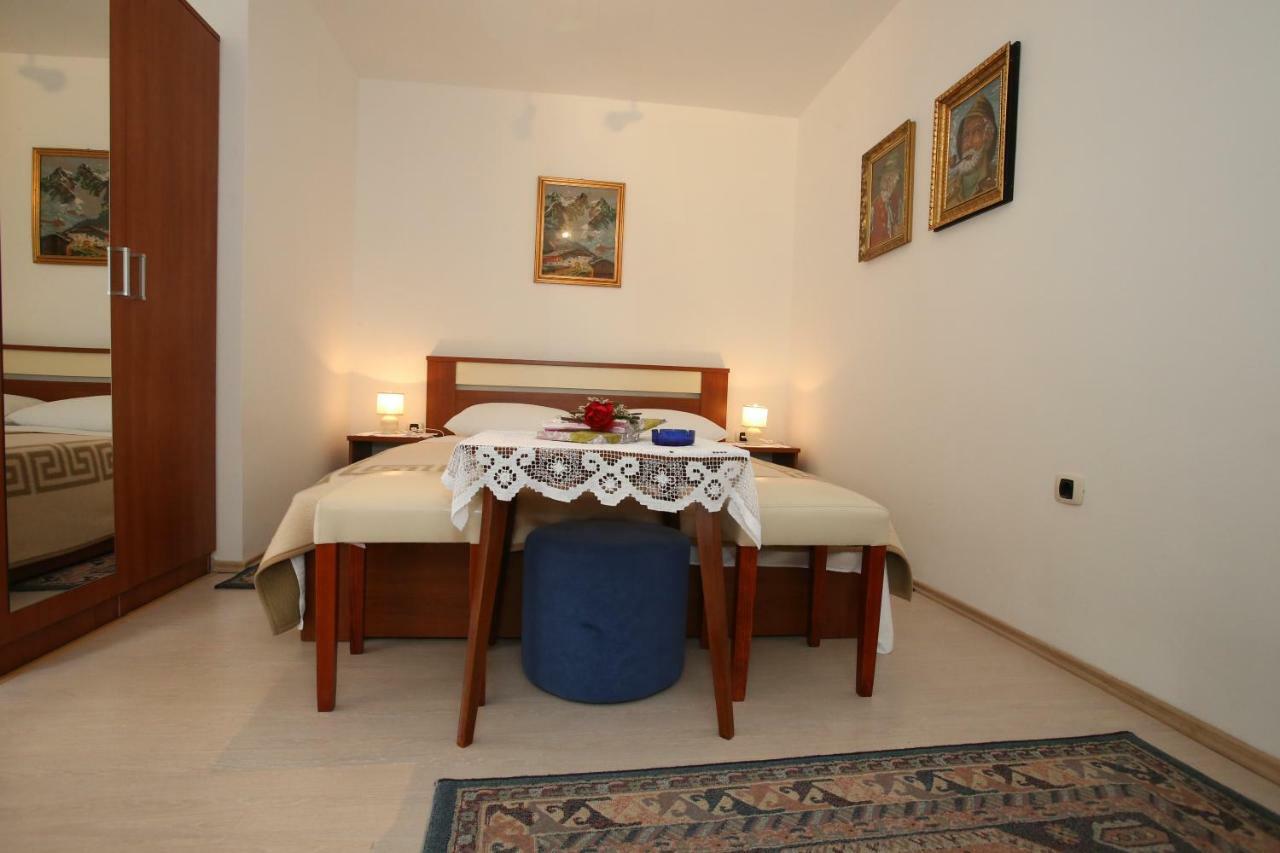 Rooms & Apartment Albina Baška Exteriör bild