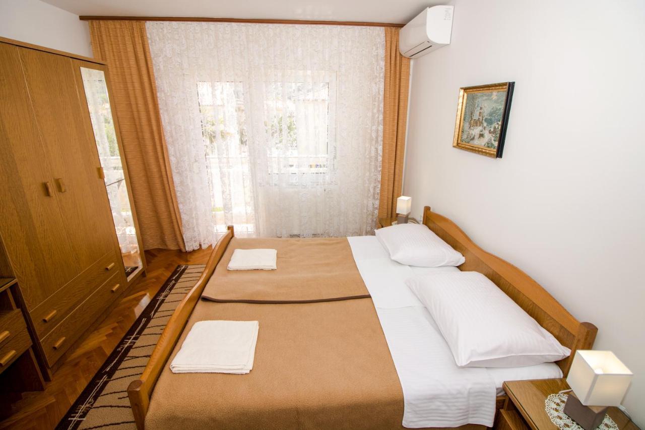 Rooms & Apartment Albina Baška Exteriör bild