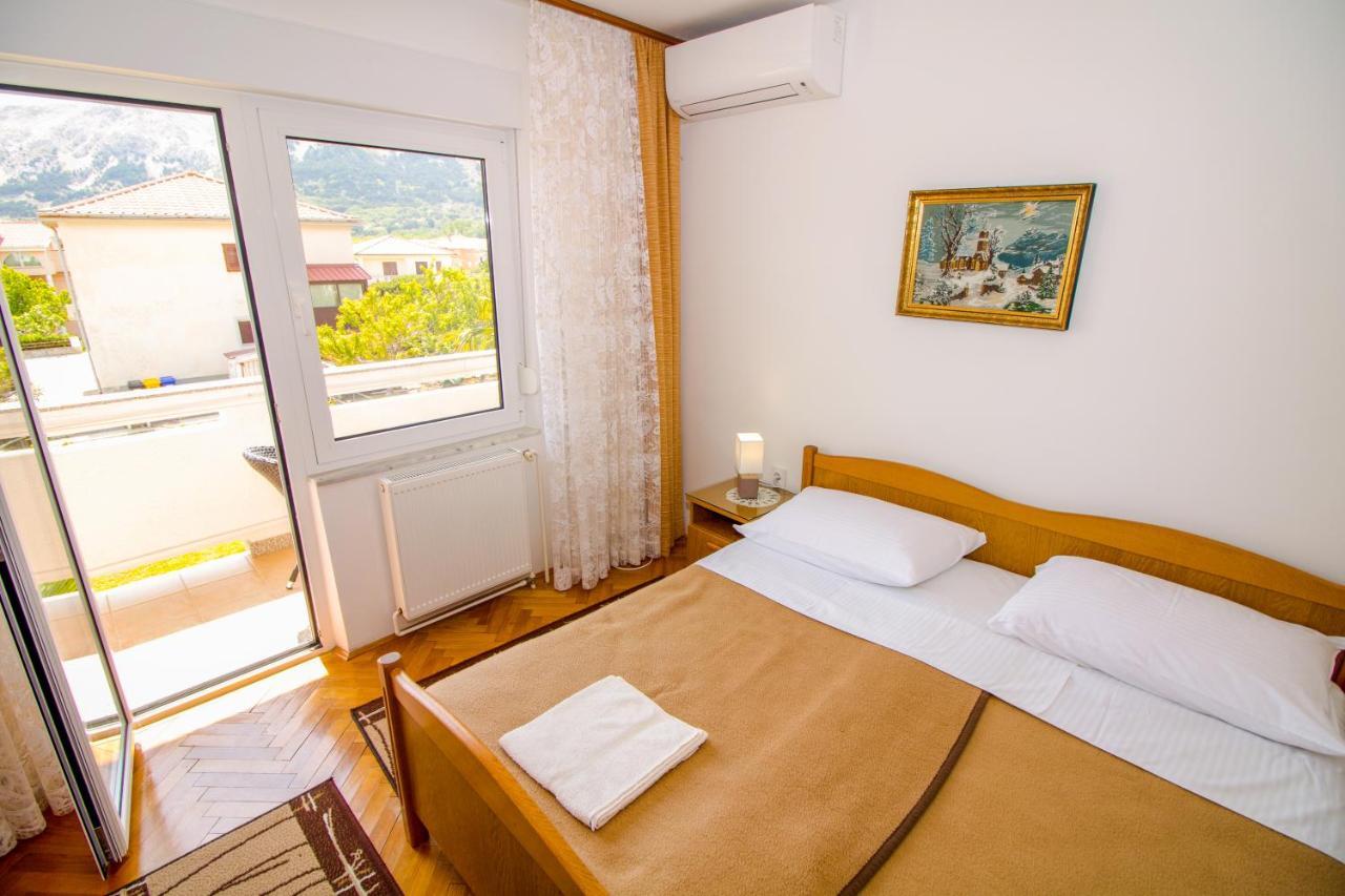 Rooms & Apartment Albina Baška Exteriör bild