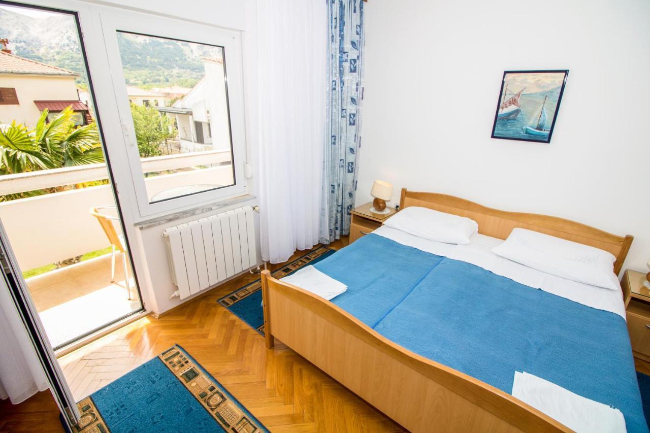 Rooms & Apartment Albina Baška Exteriör bild